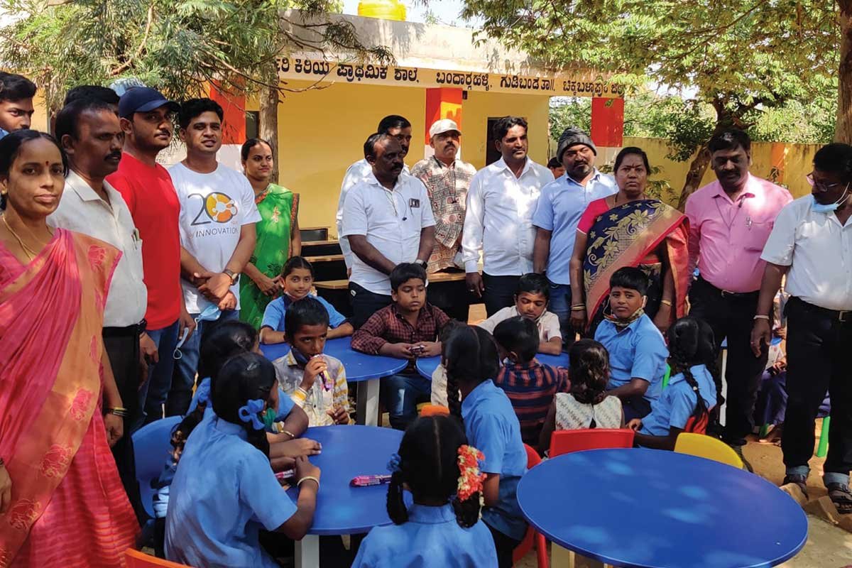 Chikkaballapur Gudibande Bandarlahalli Government School Raibow Hasiru NGO Desk, Children Equipments