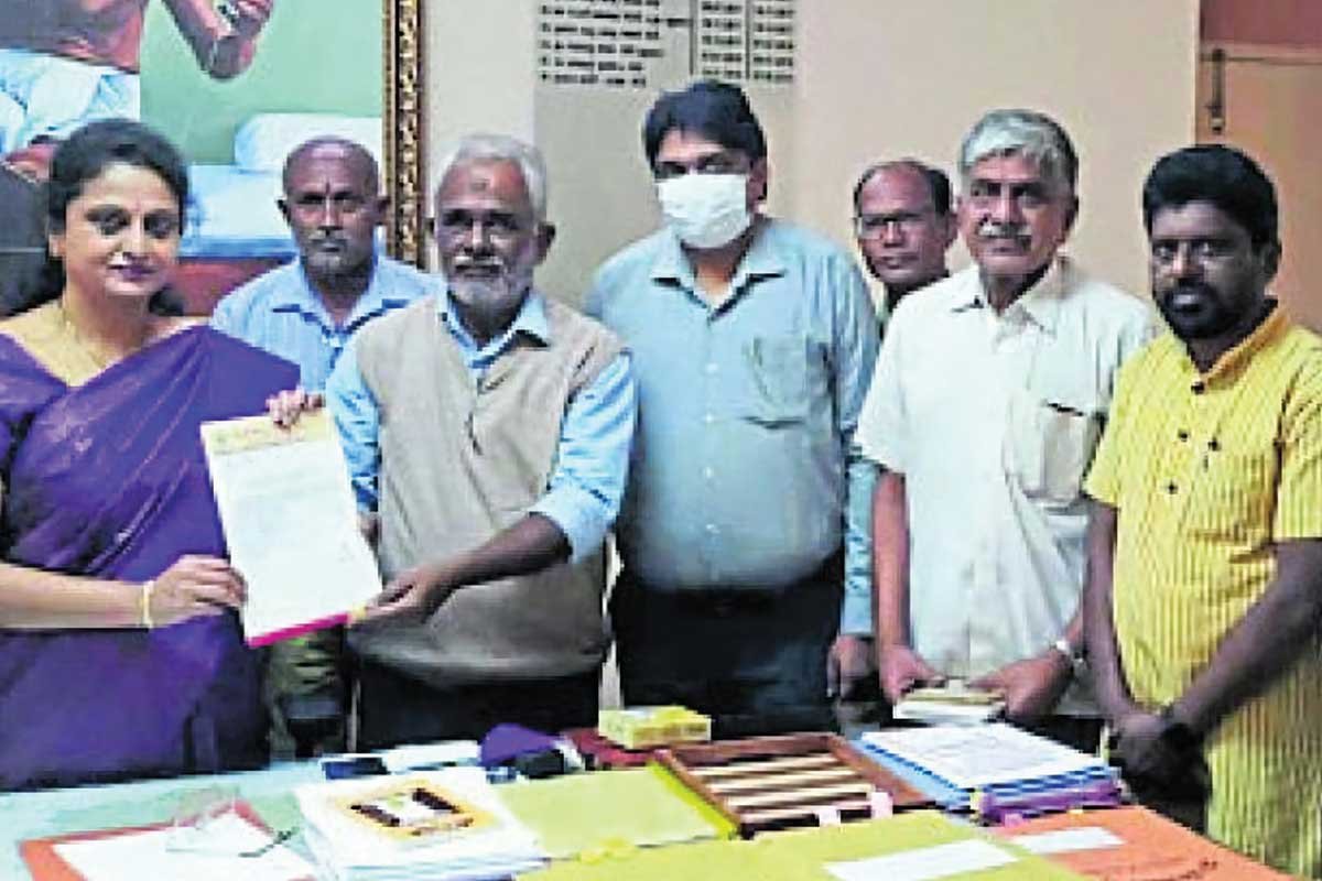 Chikkaballapur Kannada Sahitya Parishat Bhavana Deputy Commissioner R Latha Prof. Kodi Rangappa