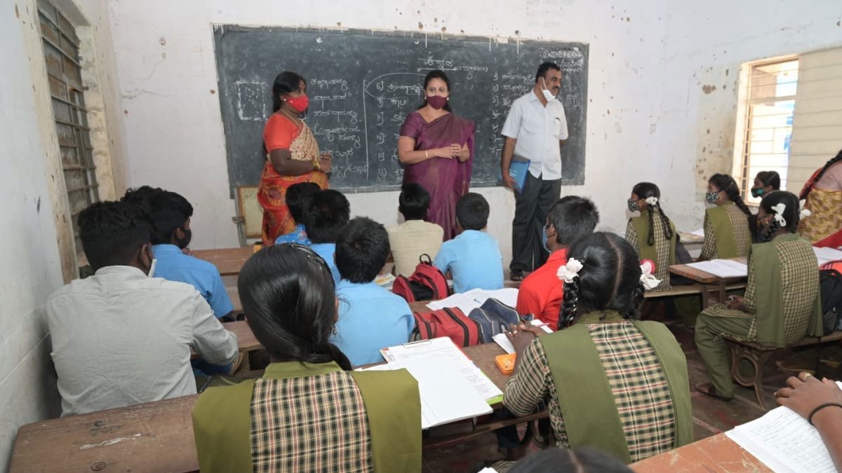 Chikkaballapur SSLC Examination Deputy Commissioner R Latha Students Interaction