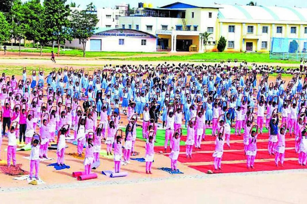 Chikkaballapur District Yogathon 2022 practice