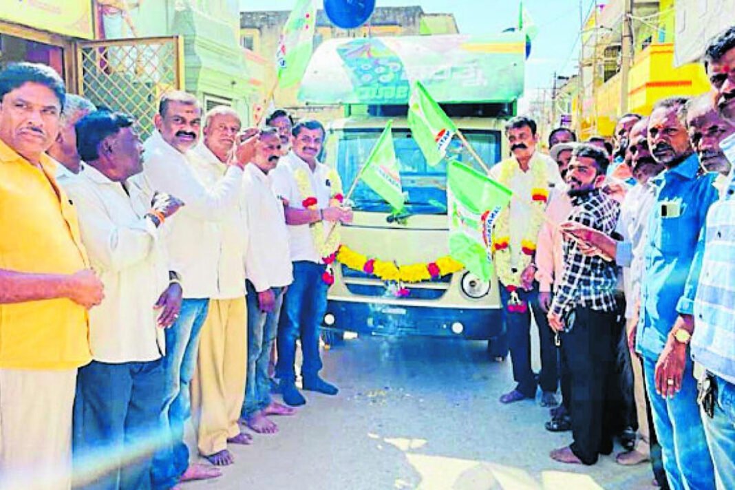 Gauribidanur JDS Pancharatna Yojane Vehicle Launch H D Kumarswamy