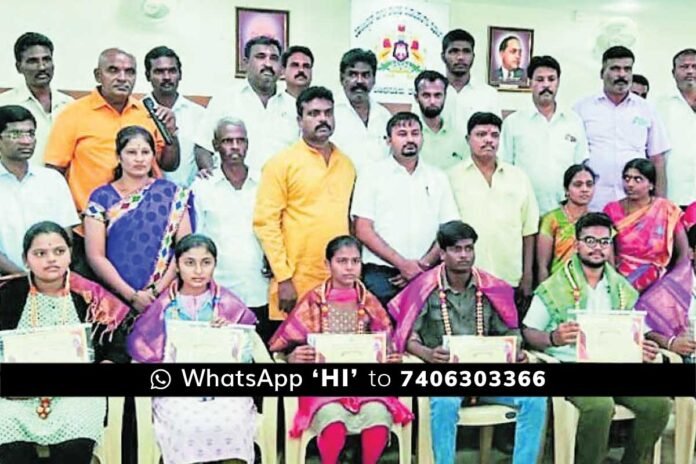 06JulCBP02 Gouribidanur Hadapad Appanna Jayanti Tehsildar felicitated Students