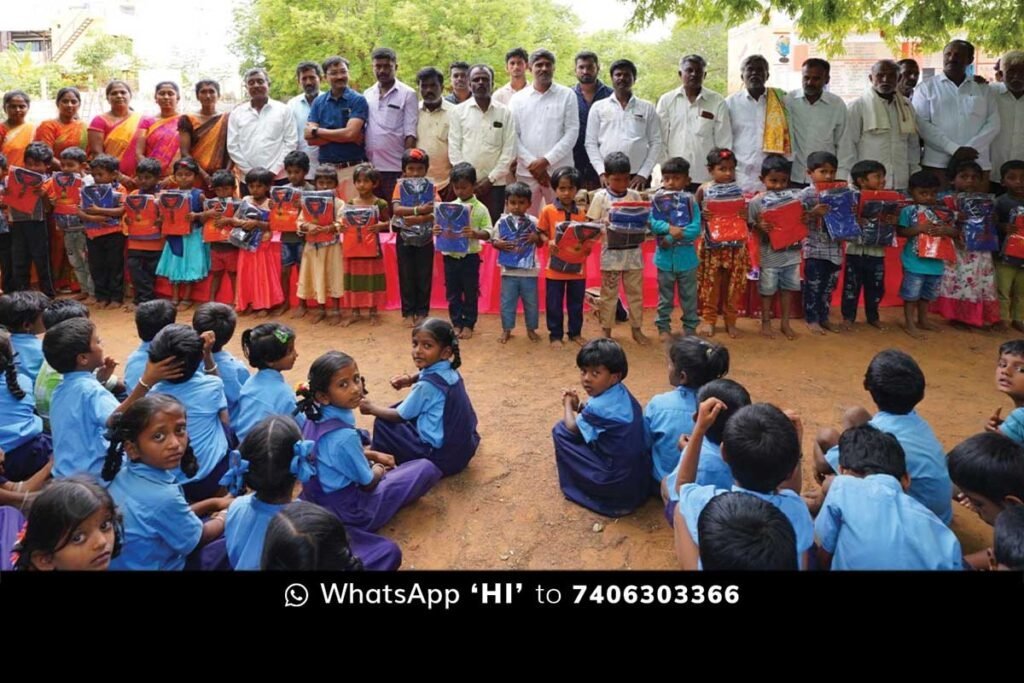 Anjinappa Puttu Gowdanahalli School Uniform Distribution