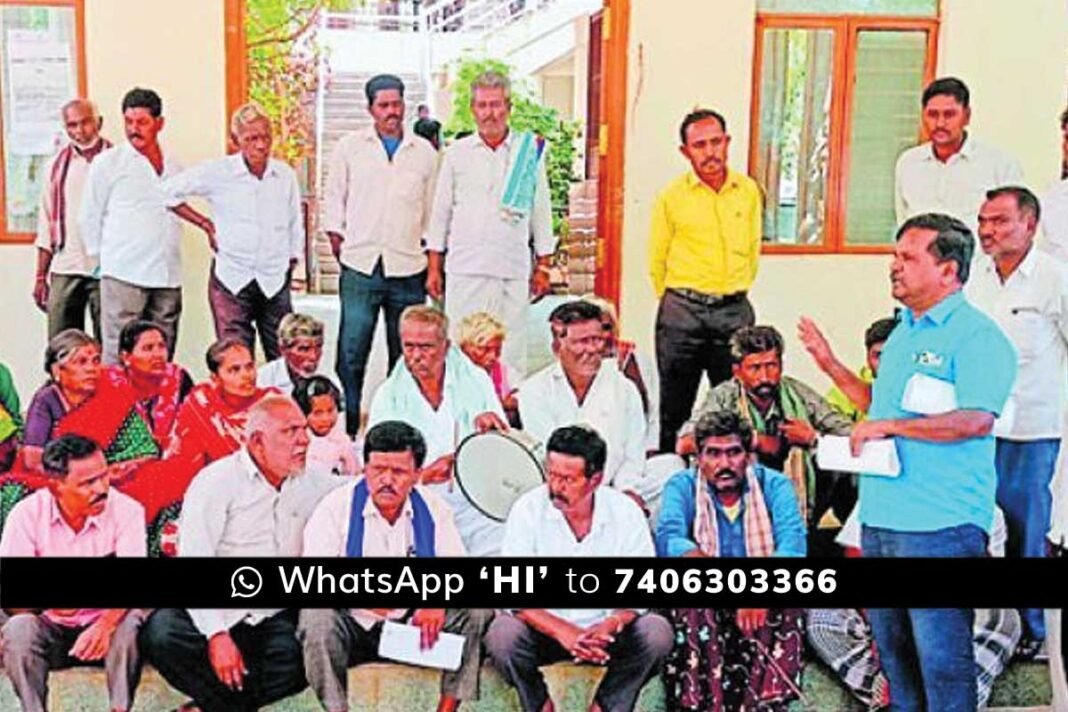 Protest against Gudibande Tahsildar