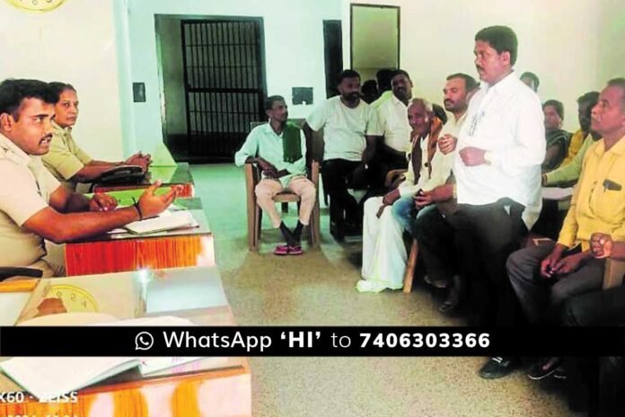 15JanCBP01 Gauribidanur Dalits' grievance meeting