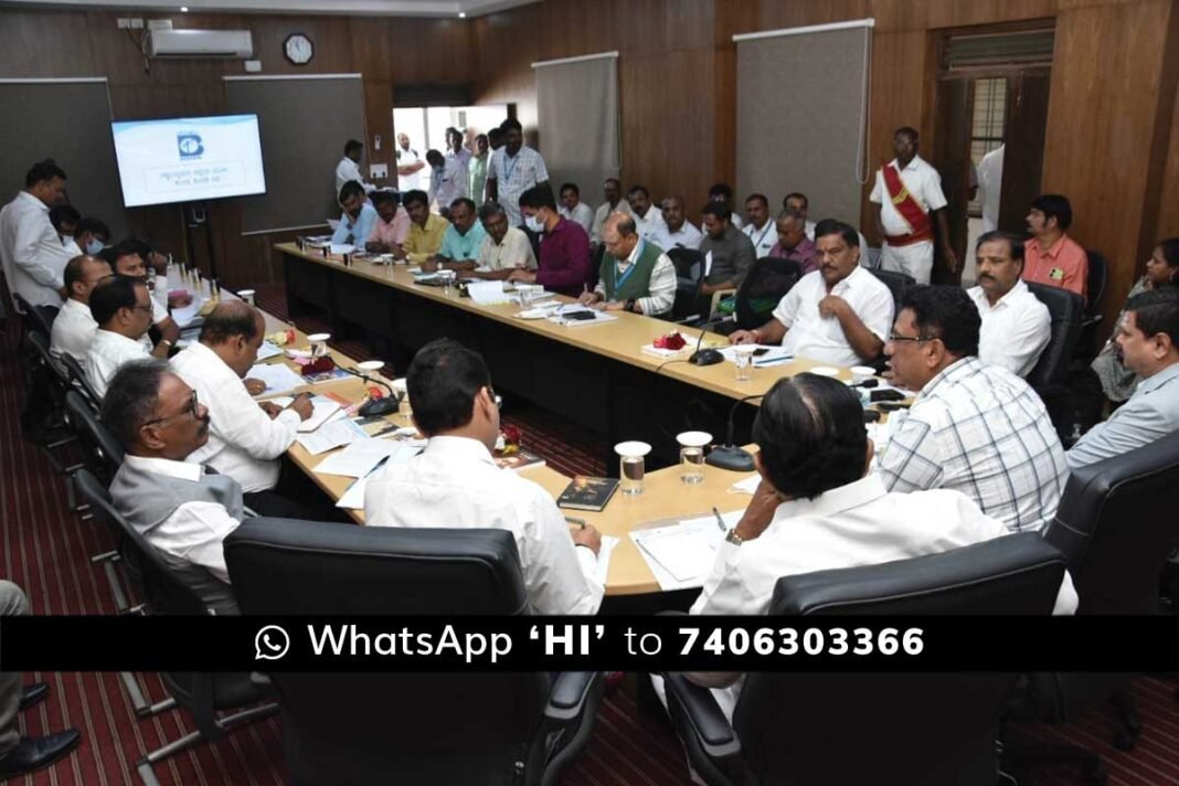 MC Sudhakar BESCOM Officials Grievances meeting