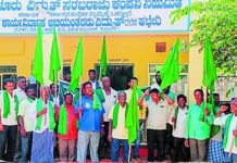 ಅಸಮರ್ಪಕ ವಿದ್ಯುತ್ ಪೂರೈಕೆ: ರೈತರ ಪ್ರತಿಭಟನೆ Gudibande BESCOM Load Shedding Farmer protest