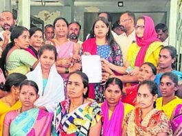 Bagepalli women protest micro finance