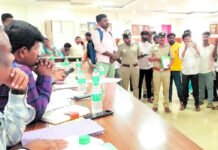 ಲೋಕಾಯುಕ್ತ ಸಭೆಯಲ್ಲಿ ಸಾರ್ವಜನಿಕರ ದೂರುಗಳ ಮಹಾಪೂರ Gauribidanur Lokayukta public grievance meeting