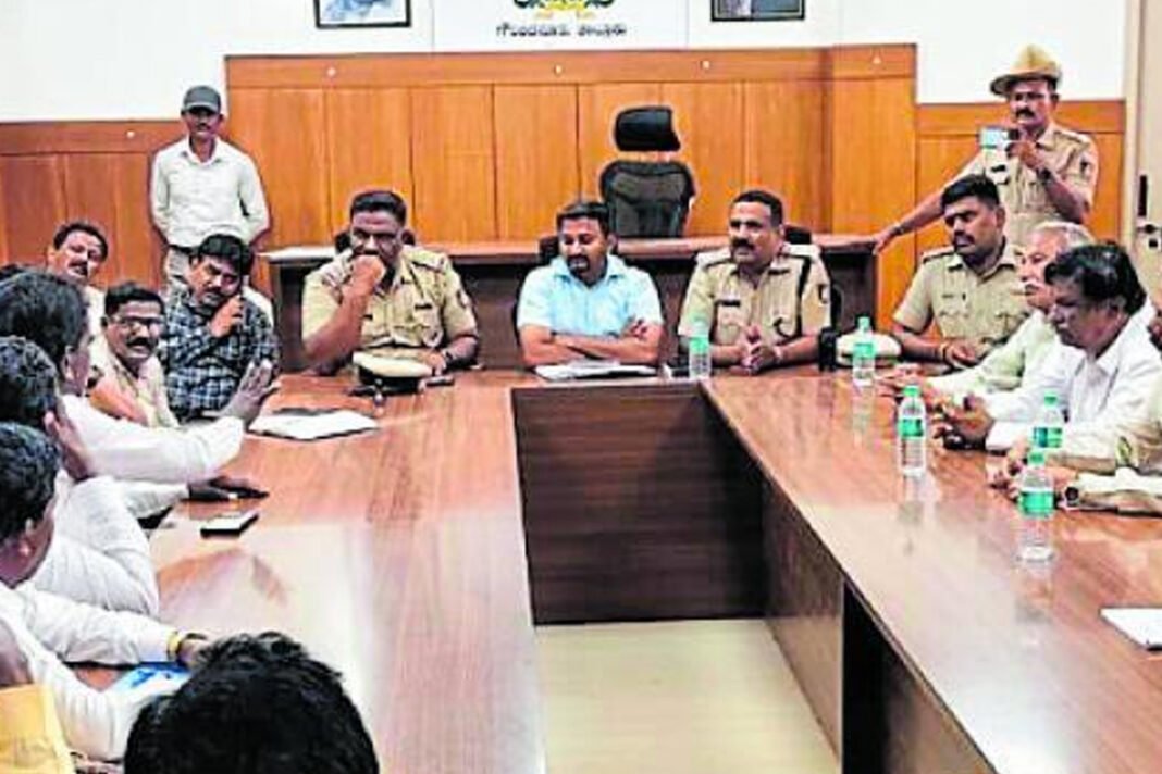 Gauribidanur Hampasandra Statue Clash Peace Meeting