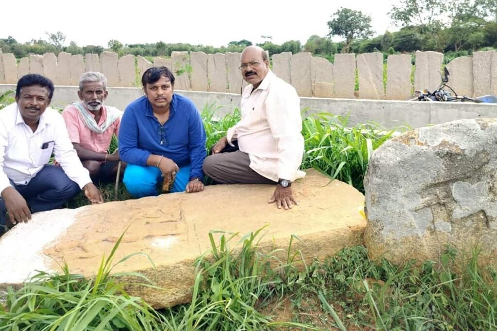 Sidlaghatta Gajjiganahalli Ganga Dynasty Hero stones discovered