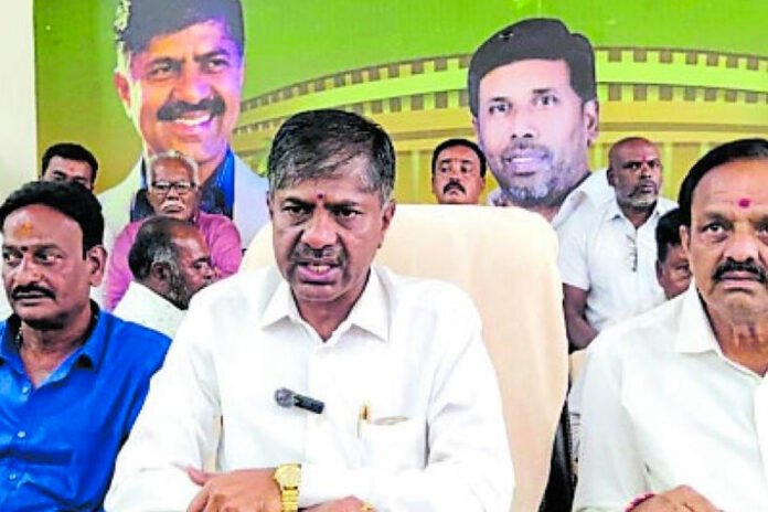 Nikhil Kumaraswamy Chintamani Visit J K Krishnareddy Press-meet