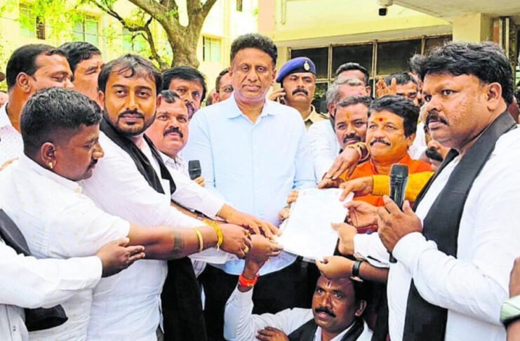 The Madiga Jagruti Committee has criticized the Siddaramaiah government for delaying the implementation of internal reservation. In Chikkaballapur, members submitted a memorandum to Minister Dr. M.C. Sudhakar, demanding immediate social justice for all Scheduled Caste communities.