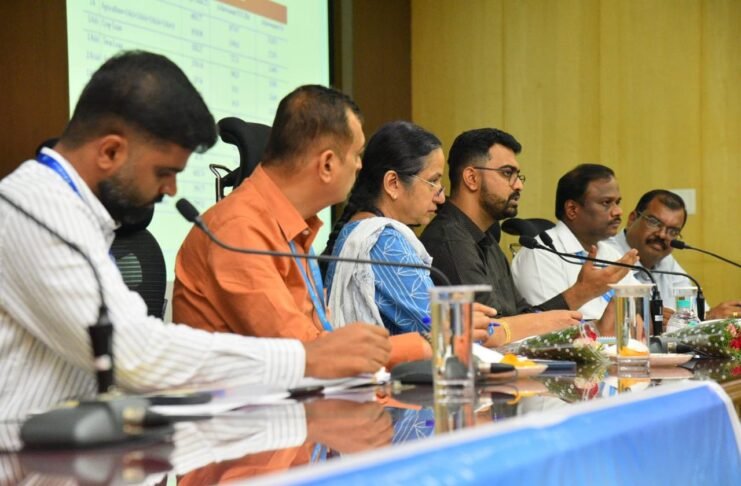 ZP CEO Naveen Bhat DLRC bank loan schemes review meeting